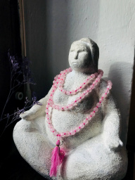 Четки розовый кварц граненый