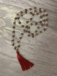 Четки 108 бусин. Рудракша и горный хрусталь 6 мм